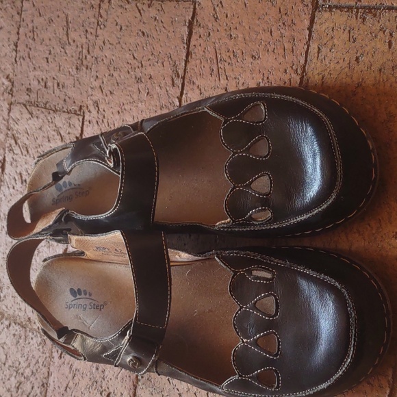 Cute Spring Step Shoes - Picture 2 of 6